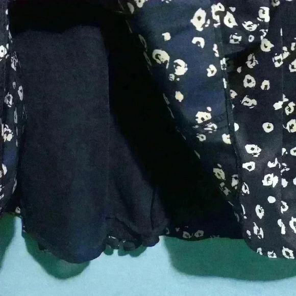 Liz Claiborne size 12 fully lined 100% silk navy blue white knee length skirt - Picture 6 of 6